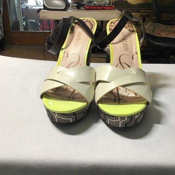 Sam and Libby black and white pattern wedge sandal size 11m. - Picture 7 of 12